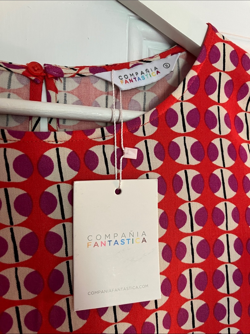 Women's Red Geometric Short-Sleeve Casual Dress - Picture 2 of 5